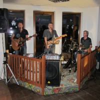 /album/fotogaleria/vecer-sme-zakoncili-pri-zivej-country-hudbe-ktora-hrala-len-pre-nas-jpg/